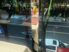 -意卡菲·欢乐聚会餐厅(华侨店)