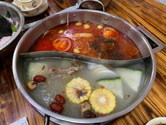 -周良天山牛杂城(天山路总店)