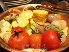 -恰餐厅及酒吧 CHAR Bar & Grill (北京丽都皇冠假日店)