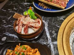 -山川小町·极番烧肉(新地假日广场店)