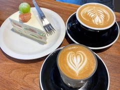 Latte-black rainbow coffee