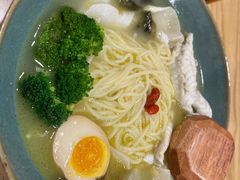 白汁河月豕煨面-江小鲀河豚馄饨(日月光店)