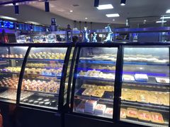 面包甜点陈列柜-乔哥铭洋海鲜自助(皇城恒隆广场店)