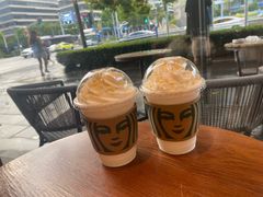 -星巴克臻选(上海虹桥新天地三店)