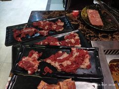 -牛里牛气· 榴莲海鲜鲜牛肉自助火锅·烤肉(横岗店)