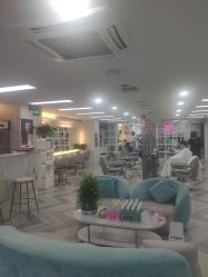 -米娜护肤造型