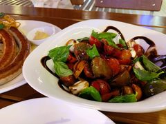 鲜奶酪番茄沙拉-Paulaner·德国帕拉娜自酿啤酒餐厅(海上世界店)