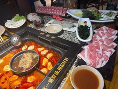 -老牌坊云南鱼豆花火锅(哈西万达店)