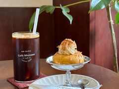 -Café Monson