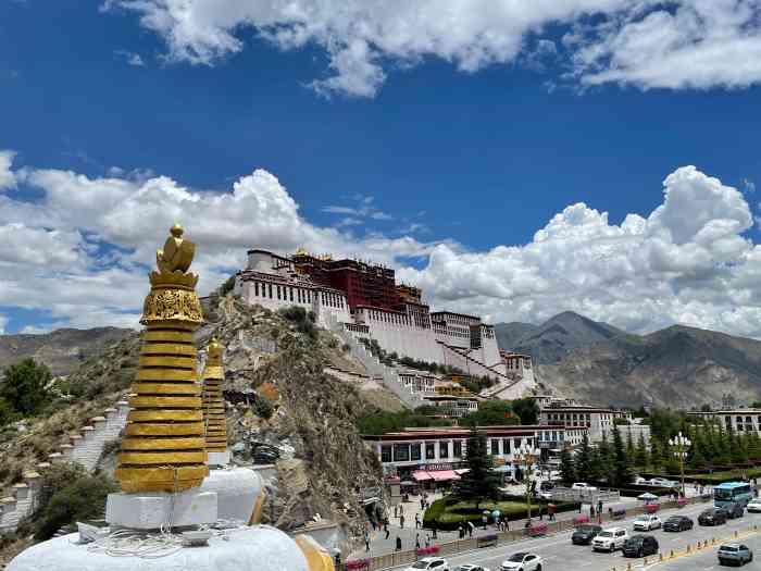 老光明岗琼甜茶馆-"之前去过一家巴桑甜茶馆,很小,但是更有藏.