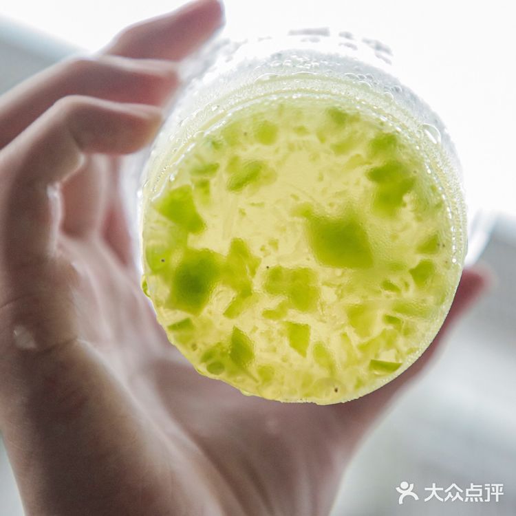 西丽也有茶救星球啦🌍苦瓜柠檬茶🍵粉卷起来[调皮]