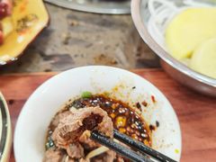 -黄利砖万峰林布依特色酸笋牛肉馆