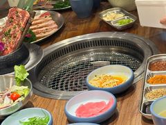 -明洞阿姨·韩式酱蟹烤肉·创意料理(三元桥店)