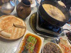 -藏地尼西黑陶餐馆.藏餐.酒馆