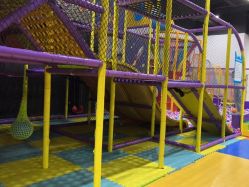 -蹦贝运动中心·蹦床·攀岩·闯关(龙岗店)