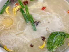 过桥米线-蝴蝶泉宾馆-中餐厅