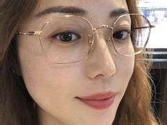 -黄益静眼镜行