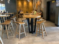 大堂-星巴克臻选(舟山凯虹广场店)