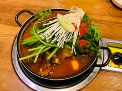 土豆排骨火锅-喇喇排骨火锅·传统韩式脊骨汤(望京西园总店)