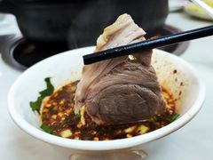 -正宗镇雄酸汤猪脚妙可火锅店