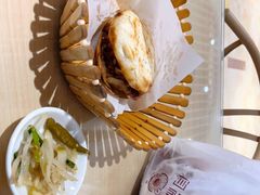 -闫家驴肉老店(华电一校店)