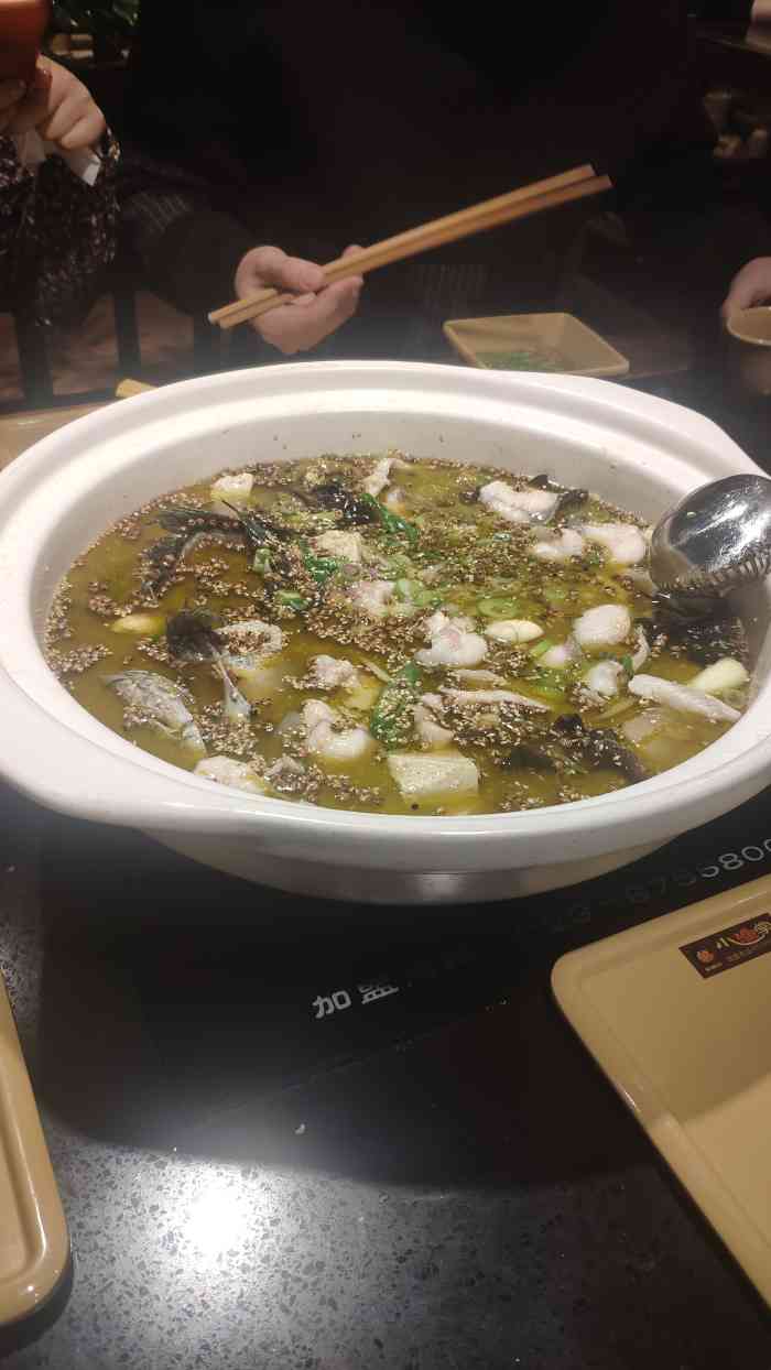 小渔棠(居易天街店)-"白娘子主题的鱼96火锅店包房名字都写着.