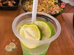 -鸿浩扒猪脚米线