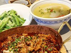 -有红鸡毛店·川菜(建设路店)