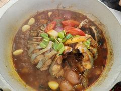 -刘姐啤酒鱼民族演艺餐厅(西街总店)