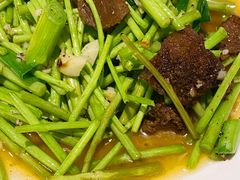 炒泥蒿-汪爹爹武汉牛三鲜(朝外大街店)