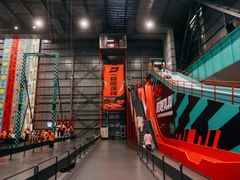 -极限PLAY运动娱乐新世界·团建派对潮玩休闲馆·室内蹦极高空游乐园
