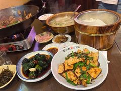 -富正毅三下锅·湘西韵味(天门山索道店)
