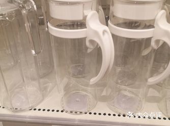 水壶在家里可以不可缺少的东西哦，夏季你可以在里面泡上
