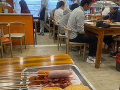 -哈尔滨小酒馆·鲜肉现穿自助烧烤(康新花园店)