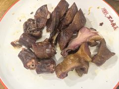 -老鼎万春卤菜(五代传承创始老店)