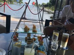 -亚龙湾喜来登·美景台大堂吧