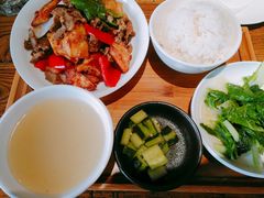烤肉炒馕-阿里家·新疆烤肉酒場 by MIG