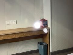 -吾遇酒店(深圳火车站罗湖口岸店)