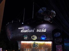 -席娜卡琳火车铁道夜市