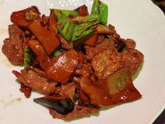 牛肝菌炒黄牛肉-惠食佳·朱雀(东方商厦店)