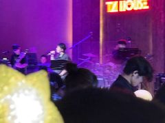 -TZ House音乐现场(来福士中心店)