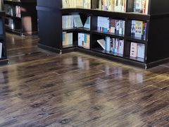 -钟书阁(松江泰晤士小镇店)