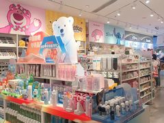 -名创优品(北京新中关购物中心地铁层店)