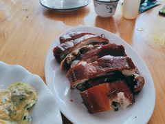 -黄记四更烤乳猪店