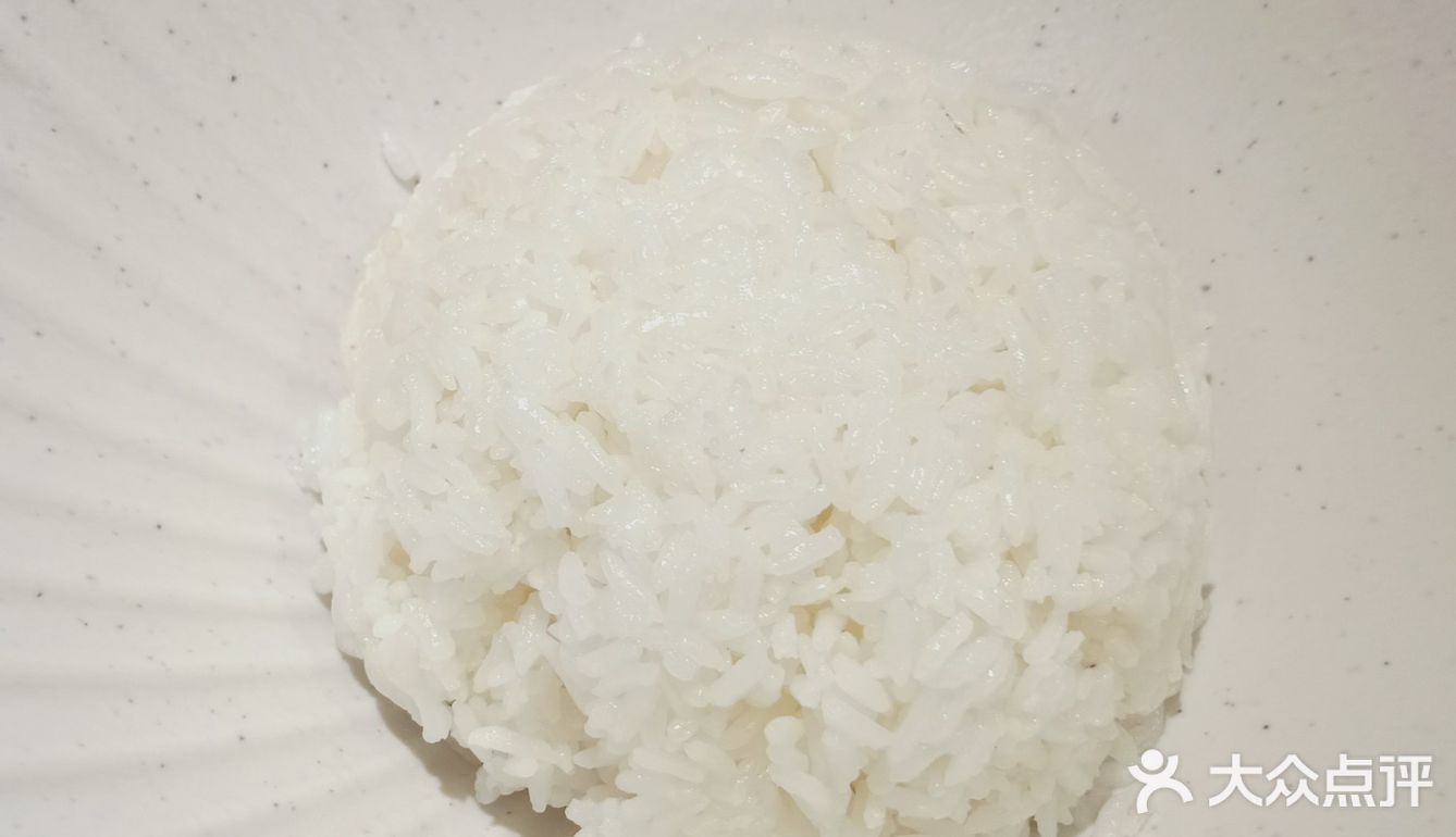 干净整齐，菜品少而精，一个狮子头，黄瓜、沙拉爽口