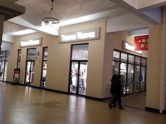 -王府井奥莱临潼小镇(临潼店)