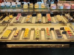 面包甜点陈列柜-Social 秀西餐厅-长沙瑞吉酒店(运达店)