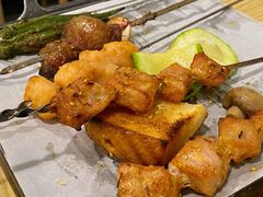 月半松板肉-月半小炉焖烤