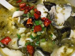 -渝是乎酸菜鱼(龙旗购物中心店)