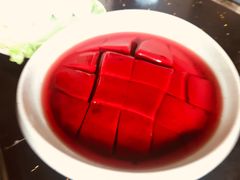 -茅草房·河畔园林火锅